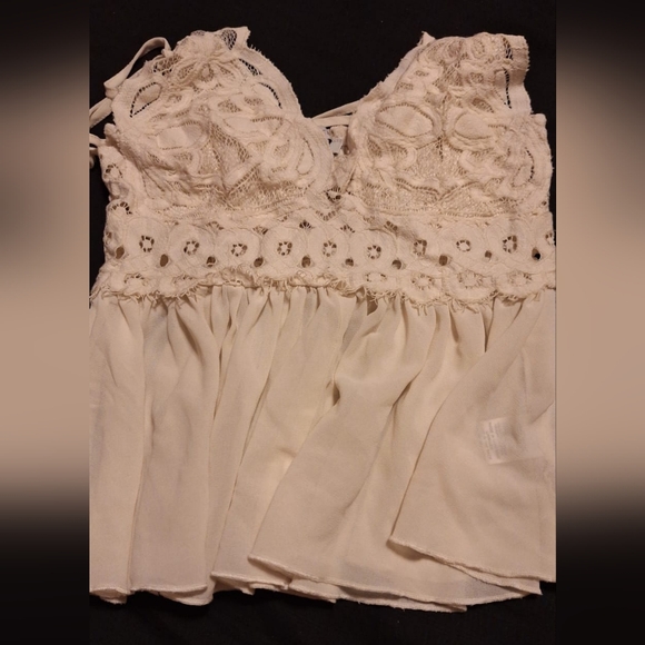 Top - Picture 2 of 2